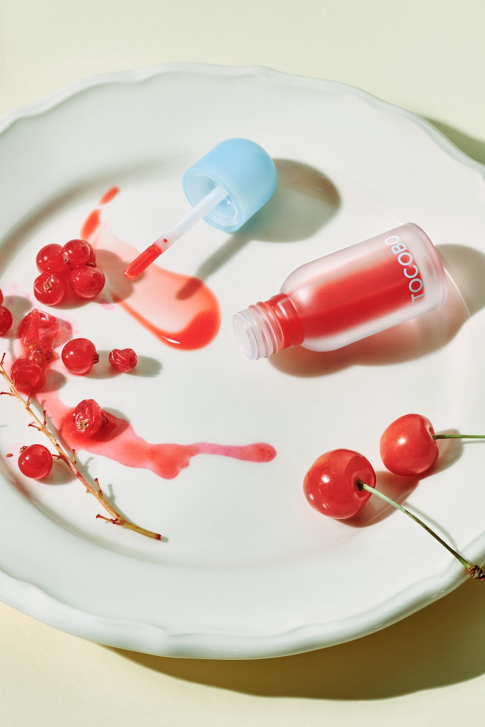 Juicy Berry Plumping Lip Oil 12 CHERRY ADE 4g