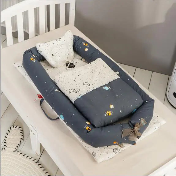 Foldable Portable Crib with Bionic Infant Mattress